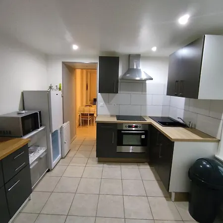 Avec Cour Fermee Apartment